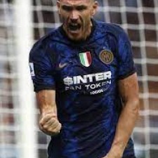 Džeko bliver den første spiller i Inter-holdets historie